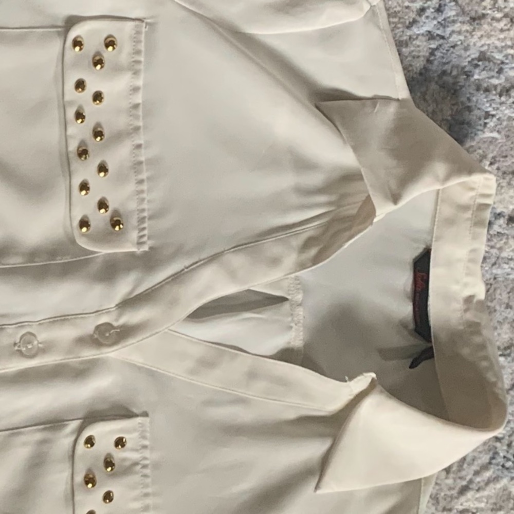 Blouse with gold studded pockets